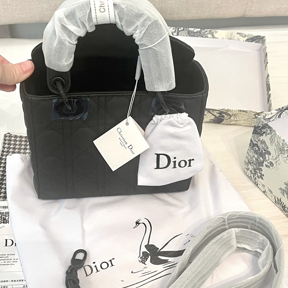 Brand new just opened in pics dior purse leather